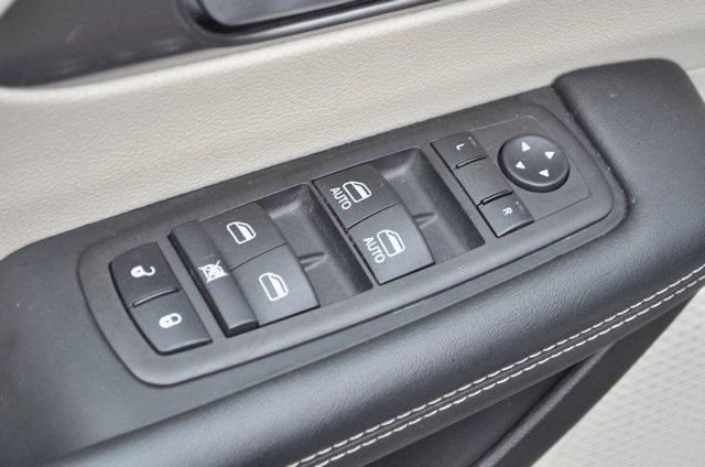 used 2023 Chrysler Pacifica car, priced at $23,987