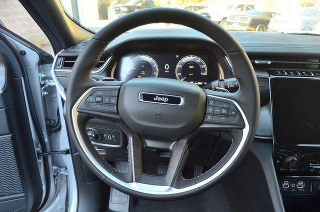new 2025 Jeep Grand Cherokee car, priced at $52,735