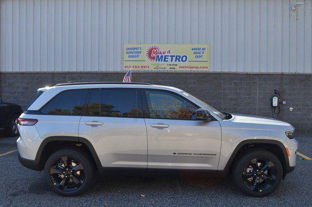 new 2025 Jeep Grand Cherokee car, priced at $52,735