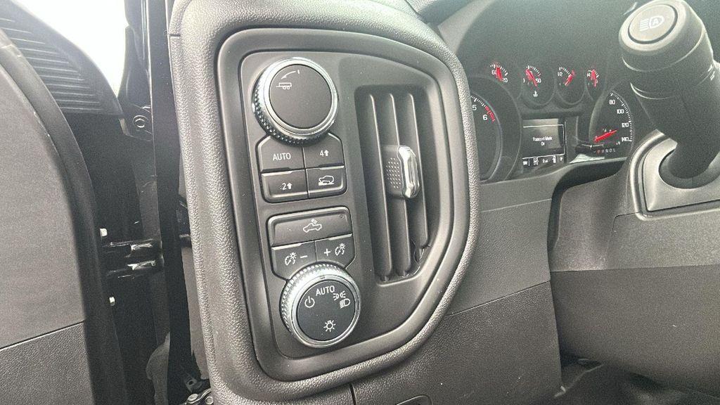 new 2025 GMC Sierra 1500 car, priced at $41,158