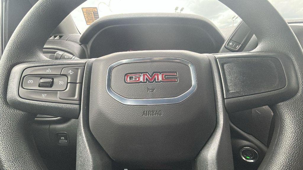 new 2025 GMC Sierra 1500 car, priced at $41,158