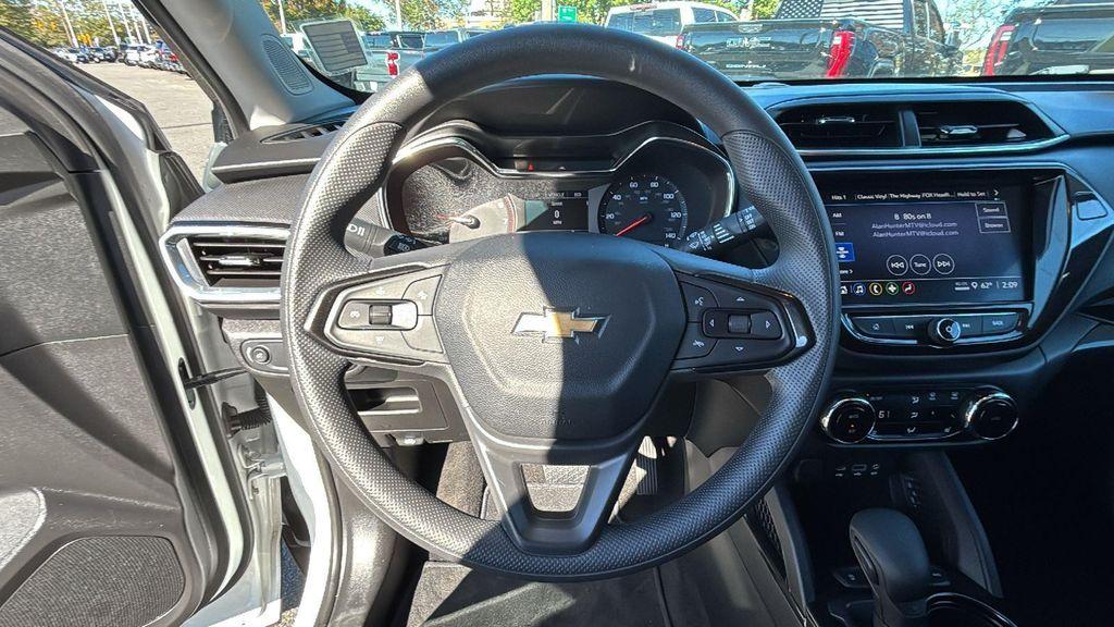 used 2023 Chevrolet TrailBlazer car, priced at $17,892