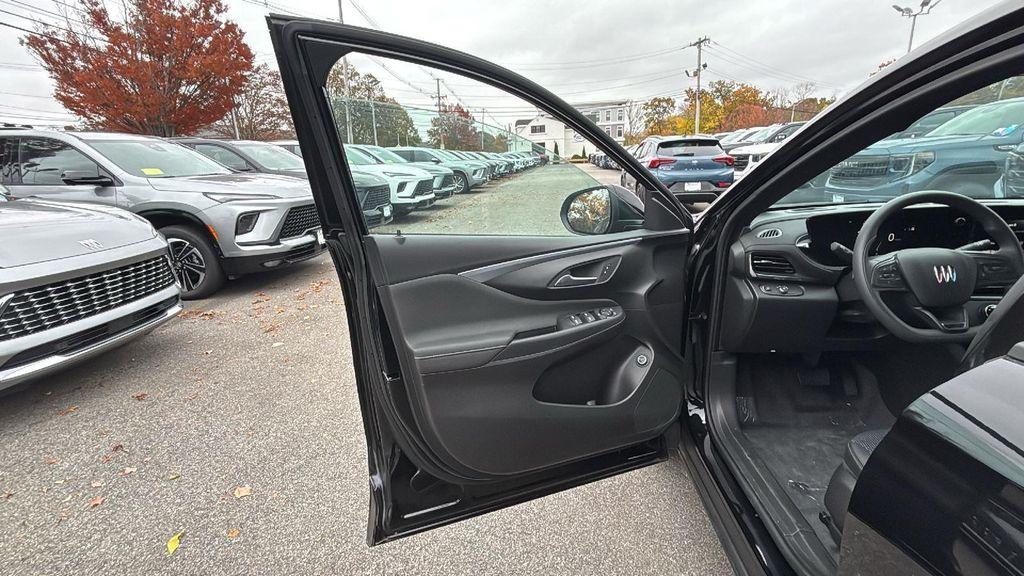 new 2025 Buick Envista car, priced at $24,686