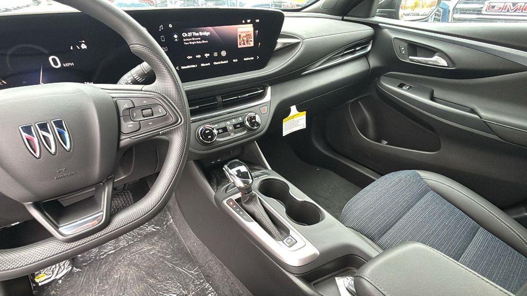 new 2025 Buick Envista car, priced at $24,686