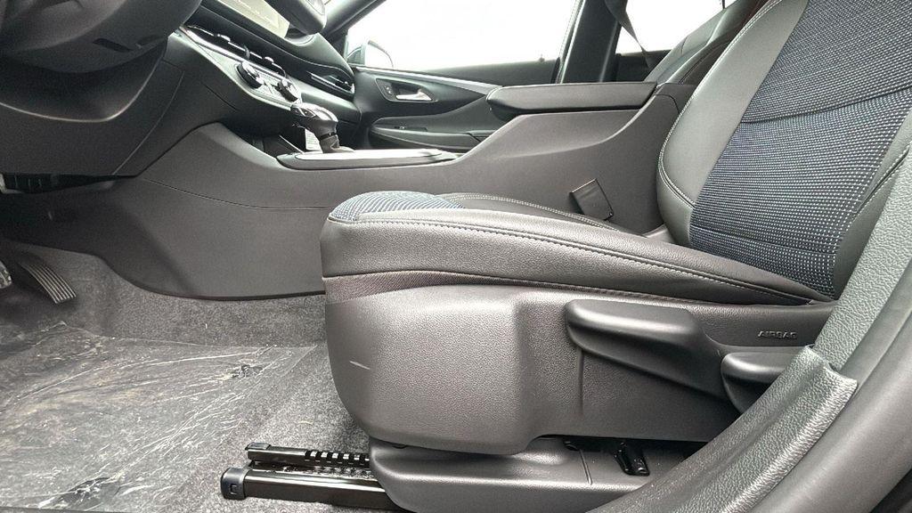 new 2025 Buick Envista car, priced at $24,686