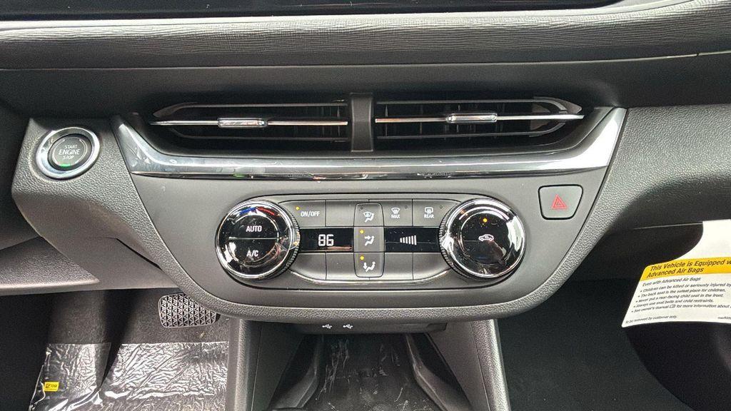 new 2025 Buick Envista car, priced at $24,686