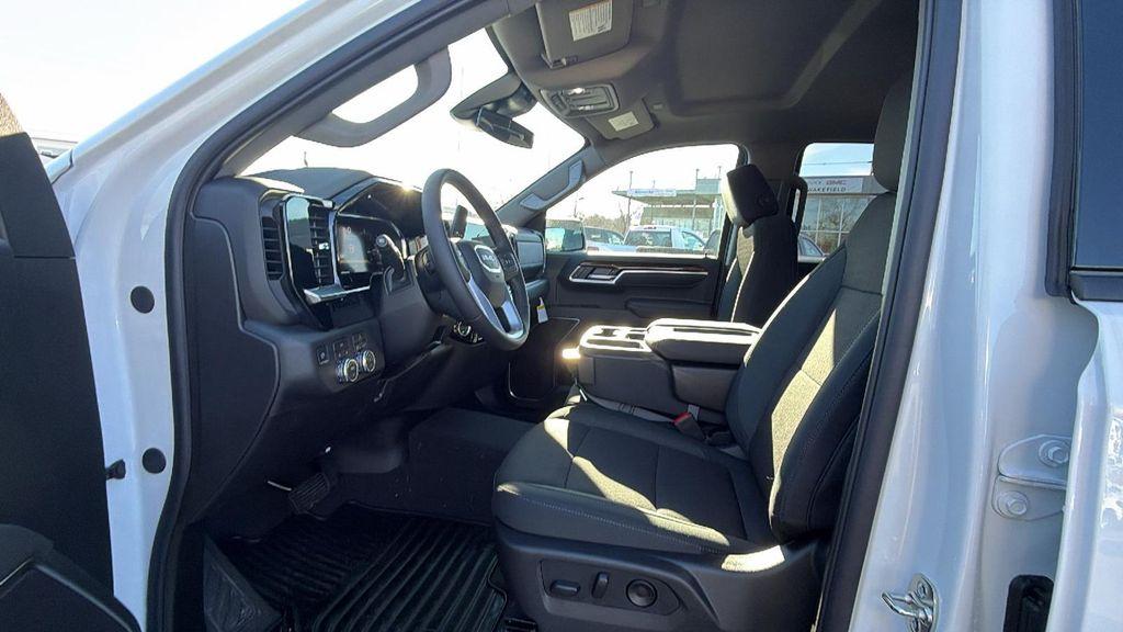 new 2026 GMC Sierra 1500 car, priced at $48,076