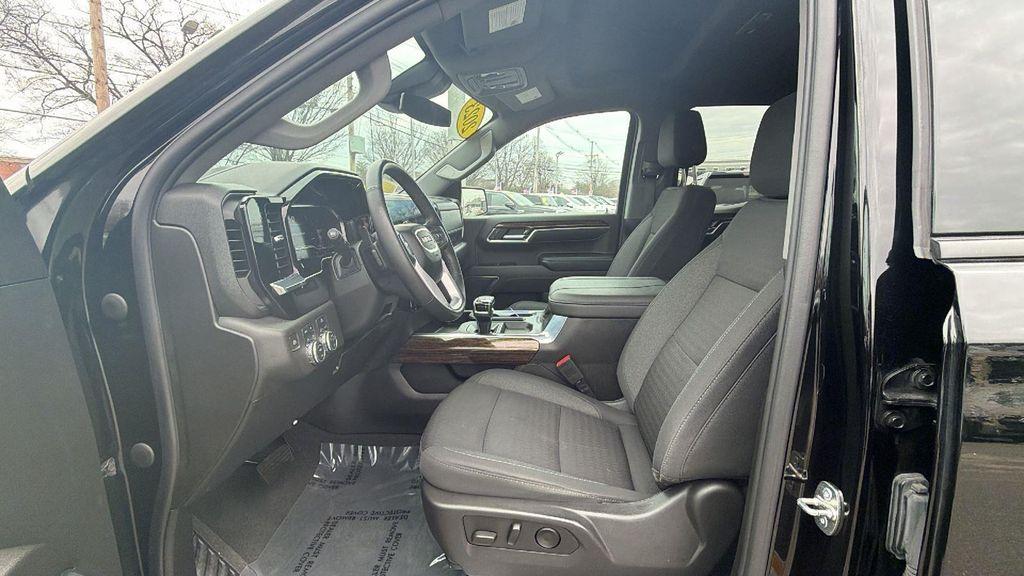 used 2023 GMC Sierra 1500 car, priced at $37,997