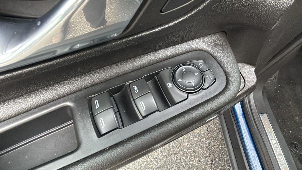 used 2023 GMC Terrain car, priced at $27,996