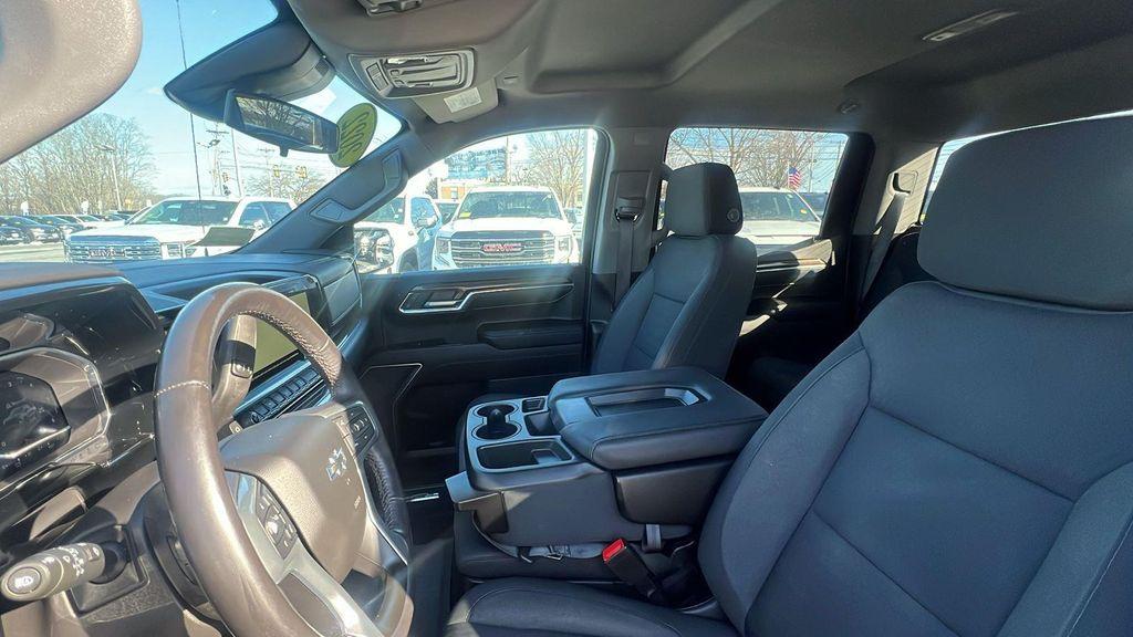 used 2022 Chevrolet Silverado 1500 car, priced at $40,495