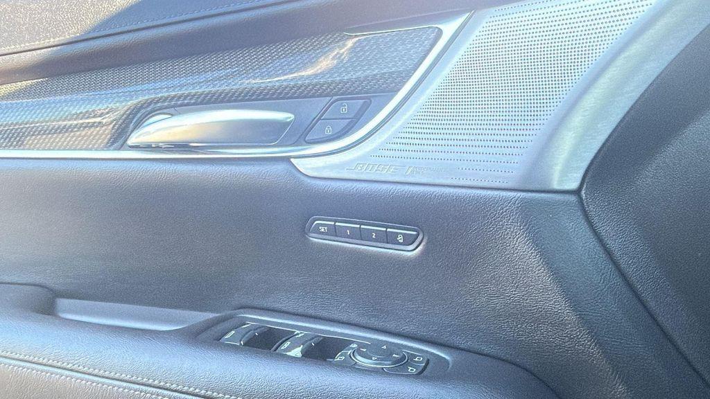 used 2021 Cadillac XT5 car, priced at $27,391