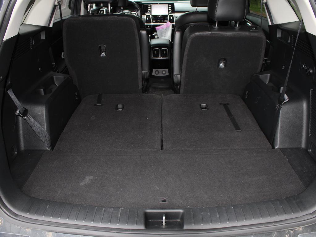used 2021 Kia Sorento car, priced at $23,619