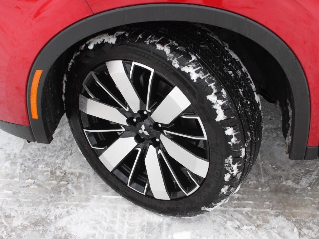 new 2025 Mitsubishi Outlander car, priced at $36,310