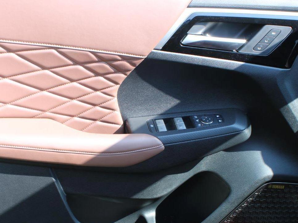 new 2025 Mitsubishi Outlander car, priced at $41,125