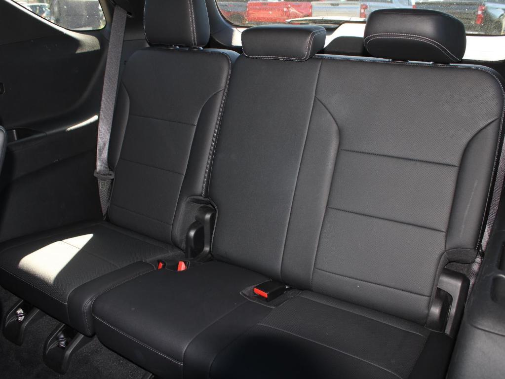 used 2025 Chevrolet Traverse car, priced at $38,417