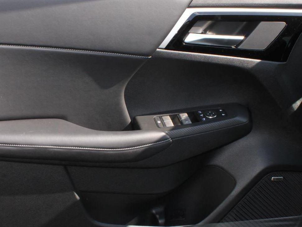 new 2025 Mitsubishi Outlander car, priced at $39,985