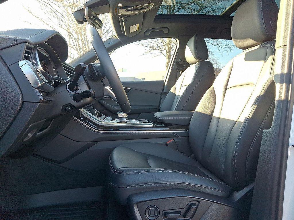 used 2025 Audi Q7 car, priced at $51,489