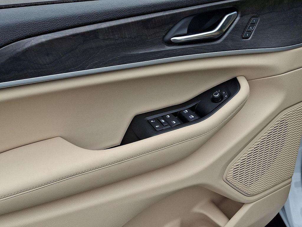 used 2025 Jeep Grand Cherokee car, priced at $43,981