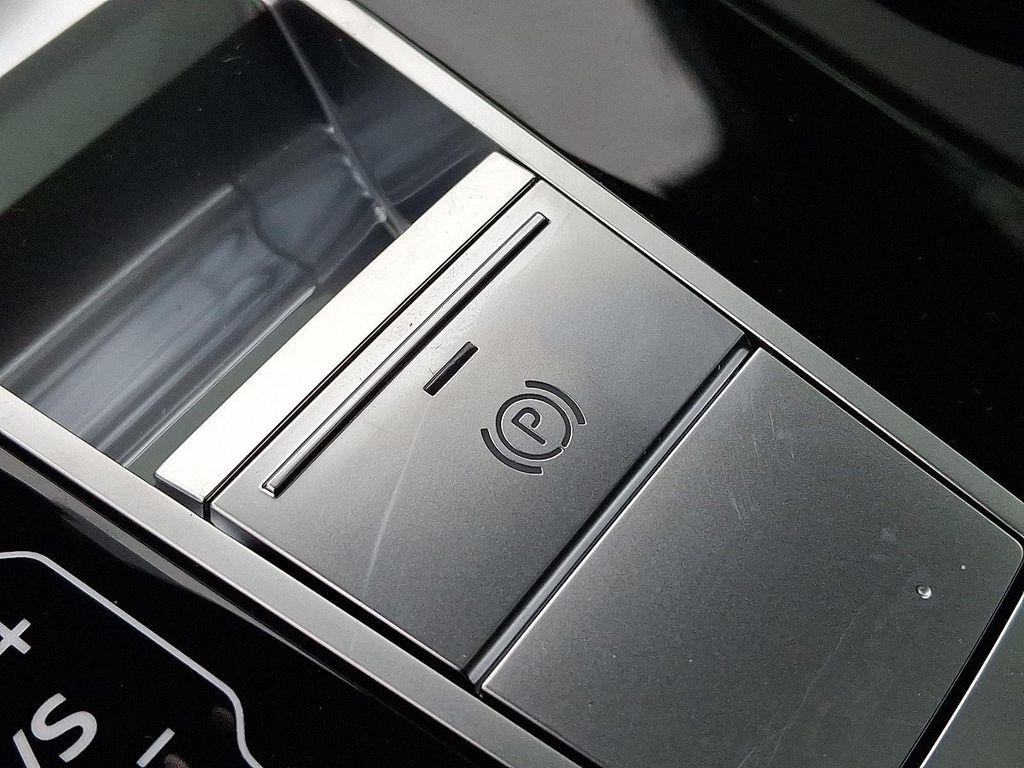 new 2026 Audi Q7 car, priced at $72,005