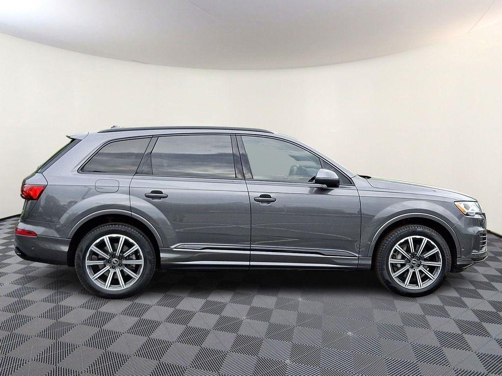 used 2023 Audi Q7 car, priced at $41,290