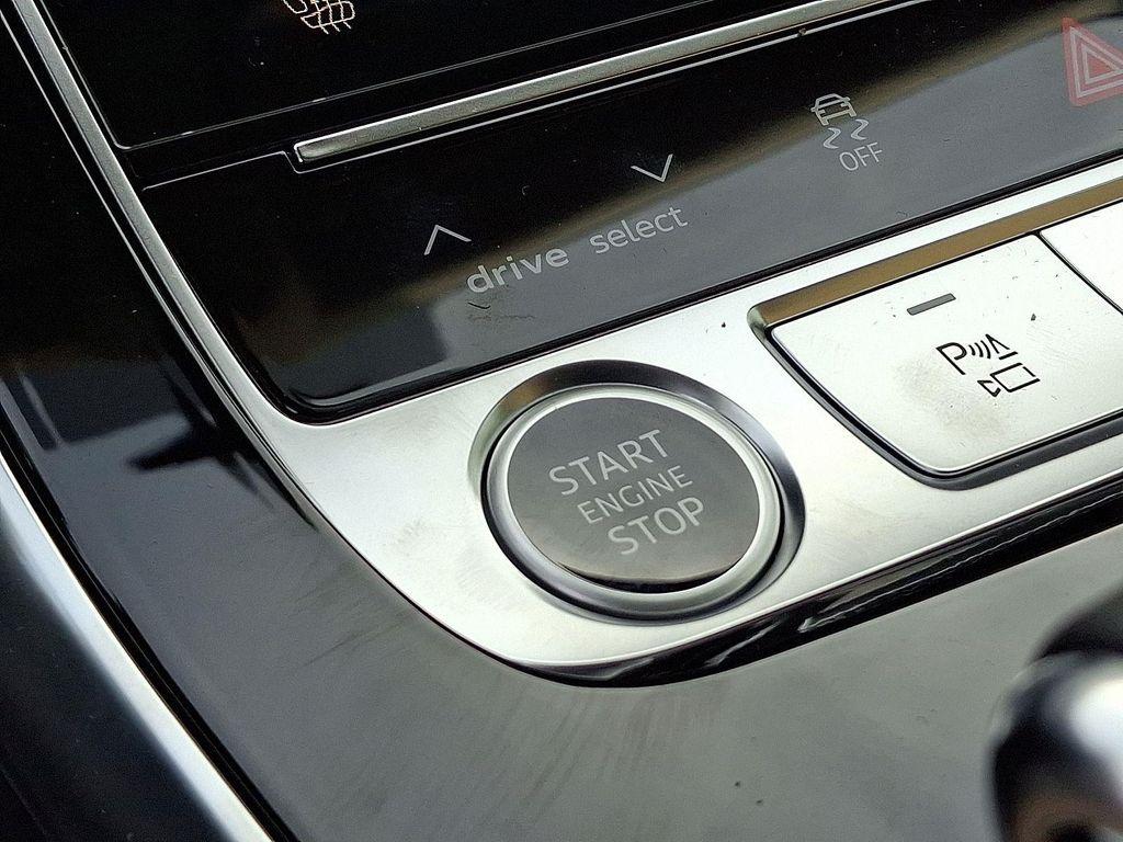 new 2026 Audi Q7 car, priced at $72,005