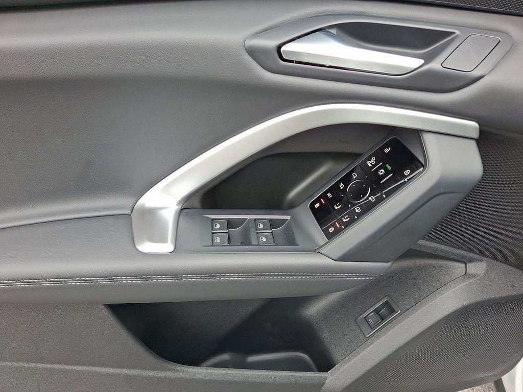 new 2025 Audi Q5 car, priced at $61,080