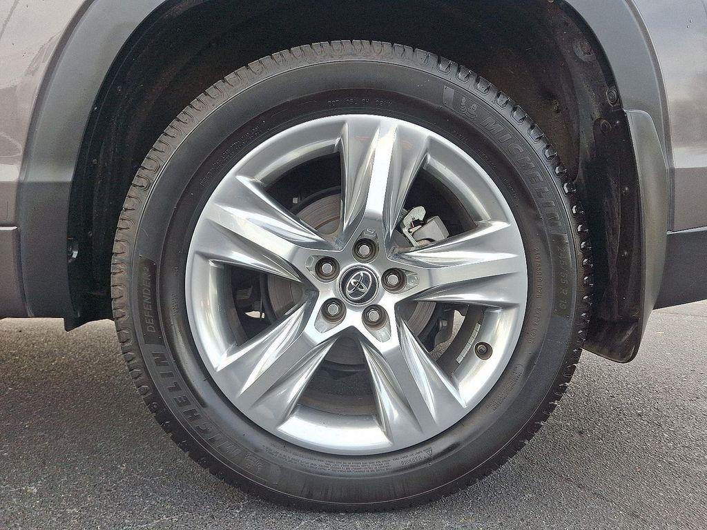 used 2016 Toyota Highlander car, priced at $22,794