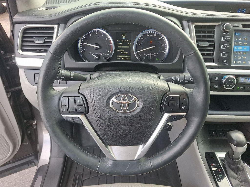used 2016 Toyota Highlander car, priced at $22,794