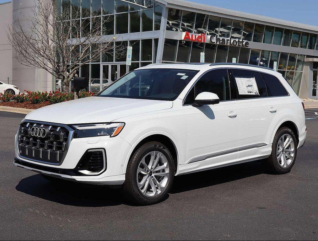new 2025 Audi Q7 car, priced at $71,054