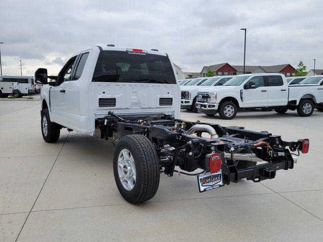 new 2025 Ford F-250 car, priced at $58,460