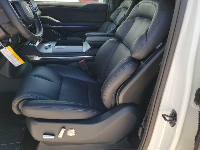 new 2026 Lincoln Navigator car, priced at $100,603