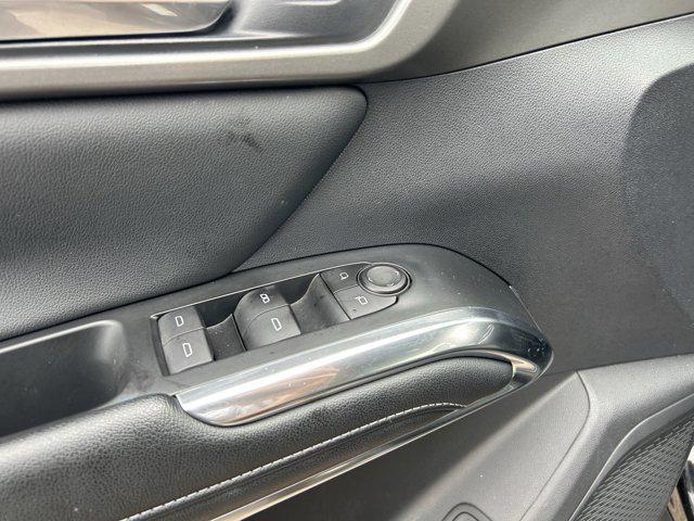 used 2024 Chevrolet Traverse car, priced at $31,991