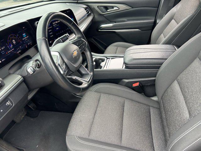 used 2024 Chevrolet Traverse car, priced at $31,991