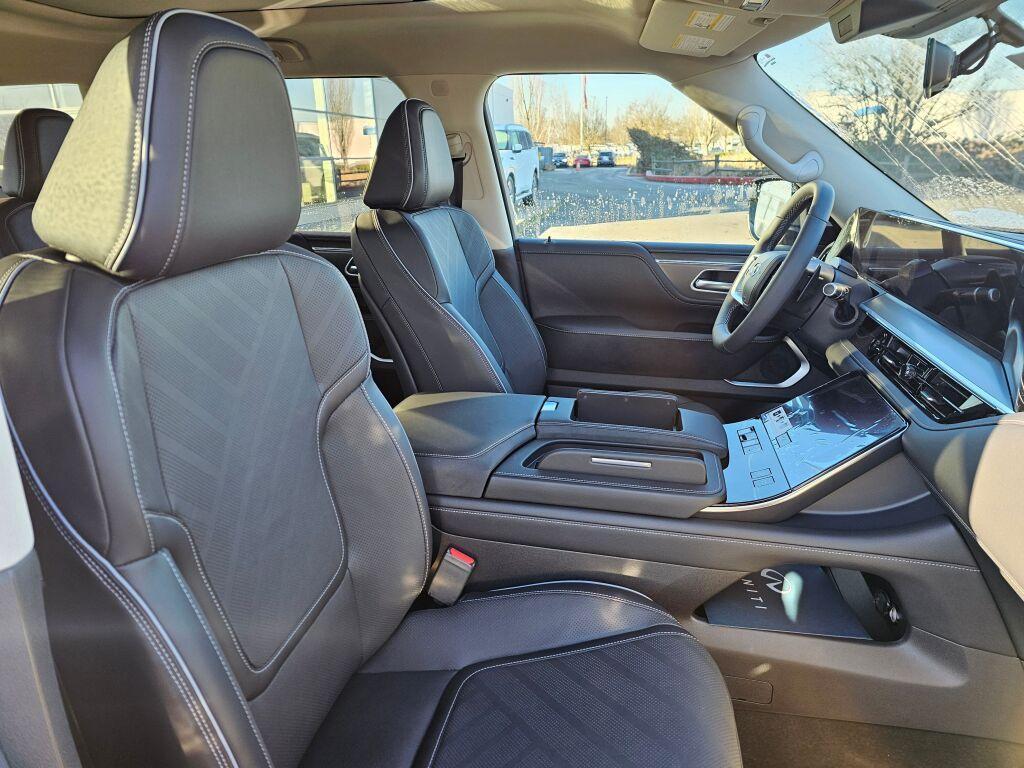 new 2025 INFINITI QX80 car, priced at $86,605