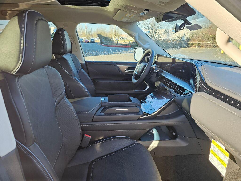 new 2025 INFINITI QX80 car, priced at $86,605