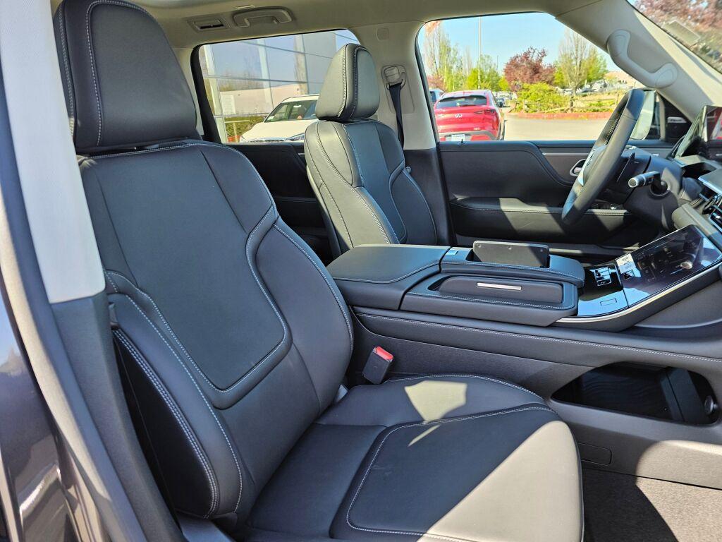 new 2025 INFINITI QX80 car, priced at $75,550