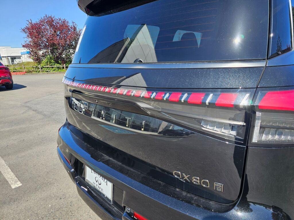 new 2025 INFINITI QX80 car, priced at $99,910