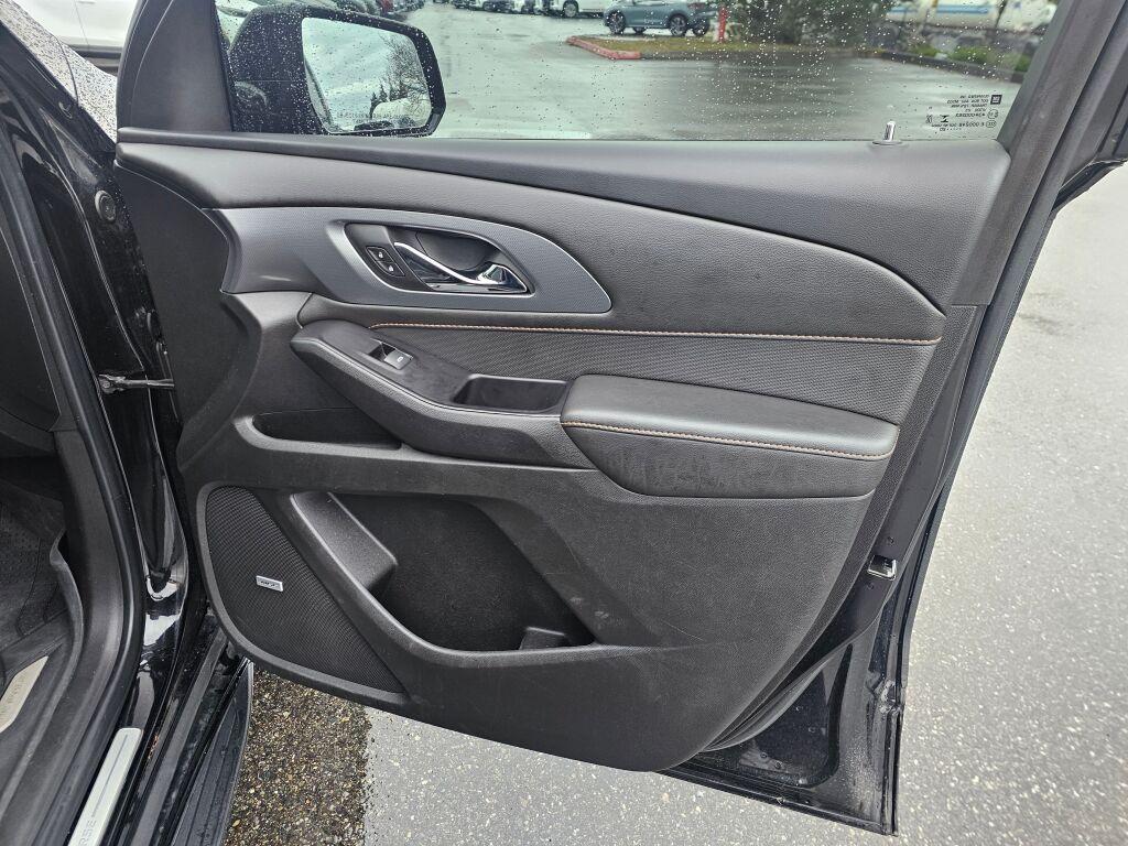 used 2020 Chevrolet Traverse car, priced at $27,176