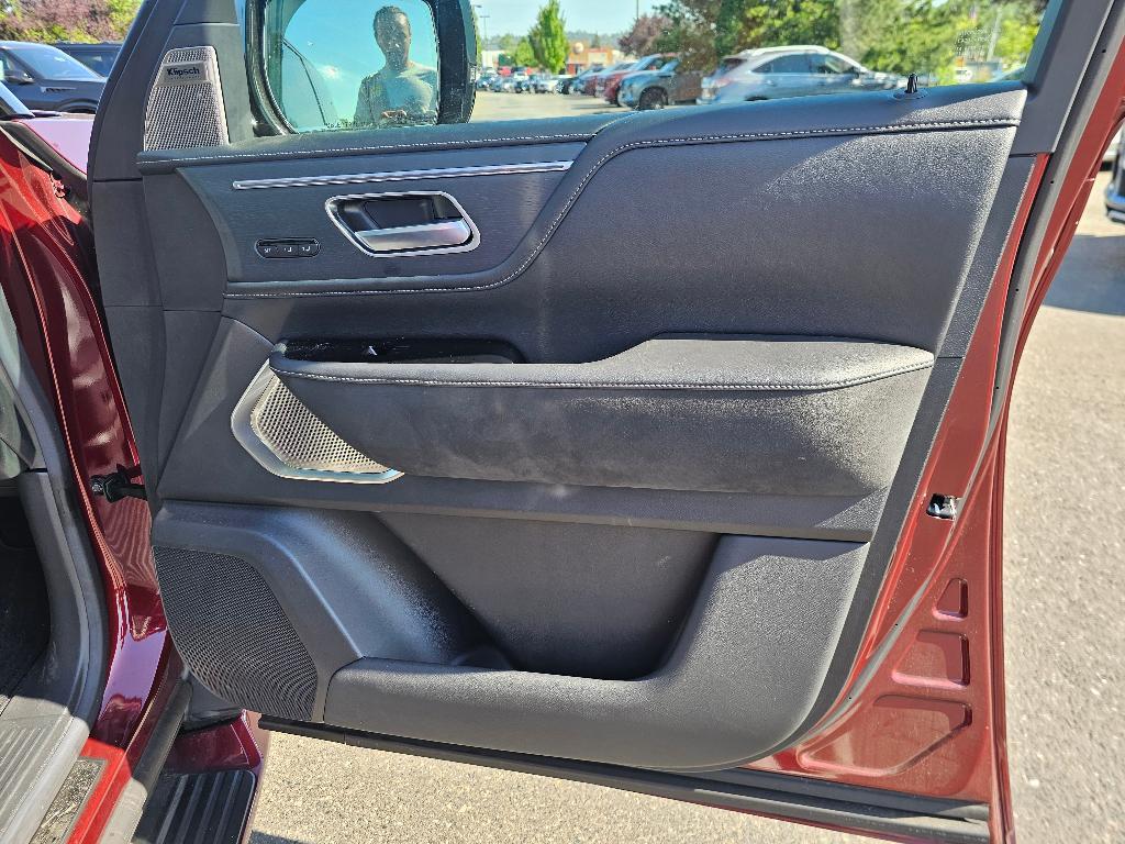 used 2025 INFINITI QX80 car, priced at $77,900
