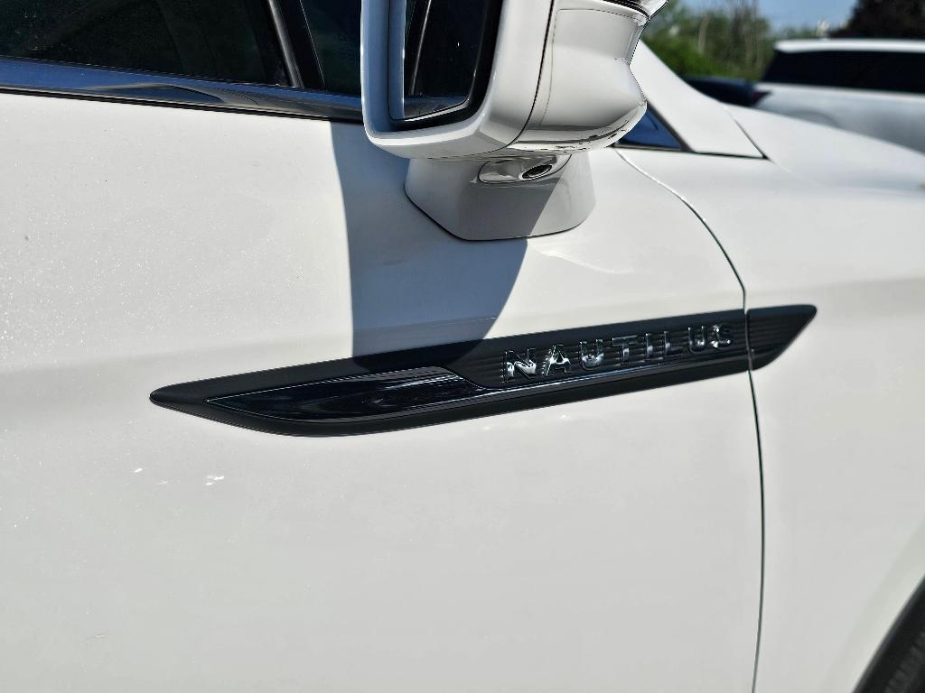 used 2022 Lincoln Nautilus car, priced at $30,298