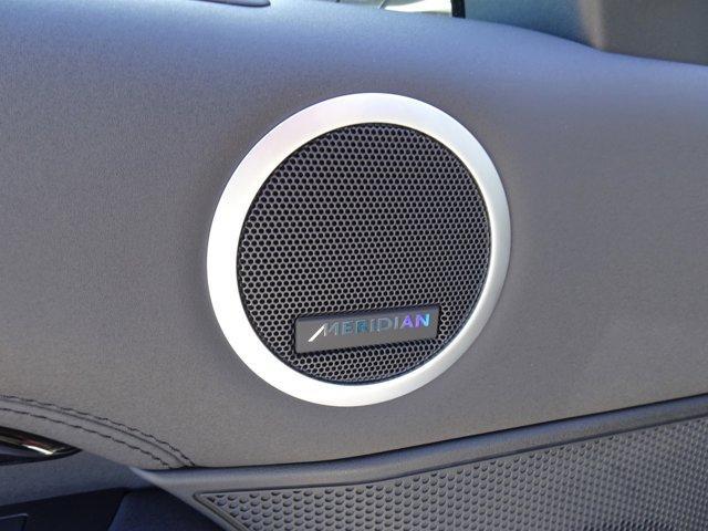 new 2025 Land Rover Discovery car, priced at $58,718