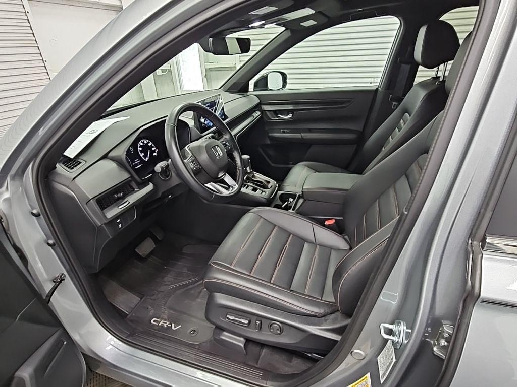 used 2025 Honda CR-V Hybrid car, priced at $33,900