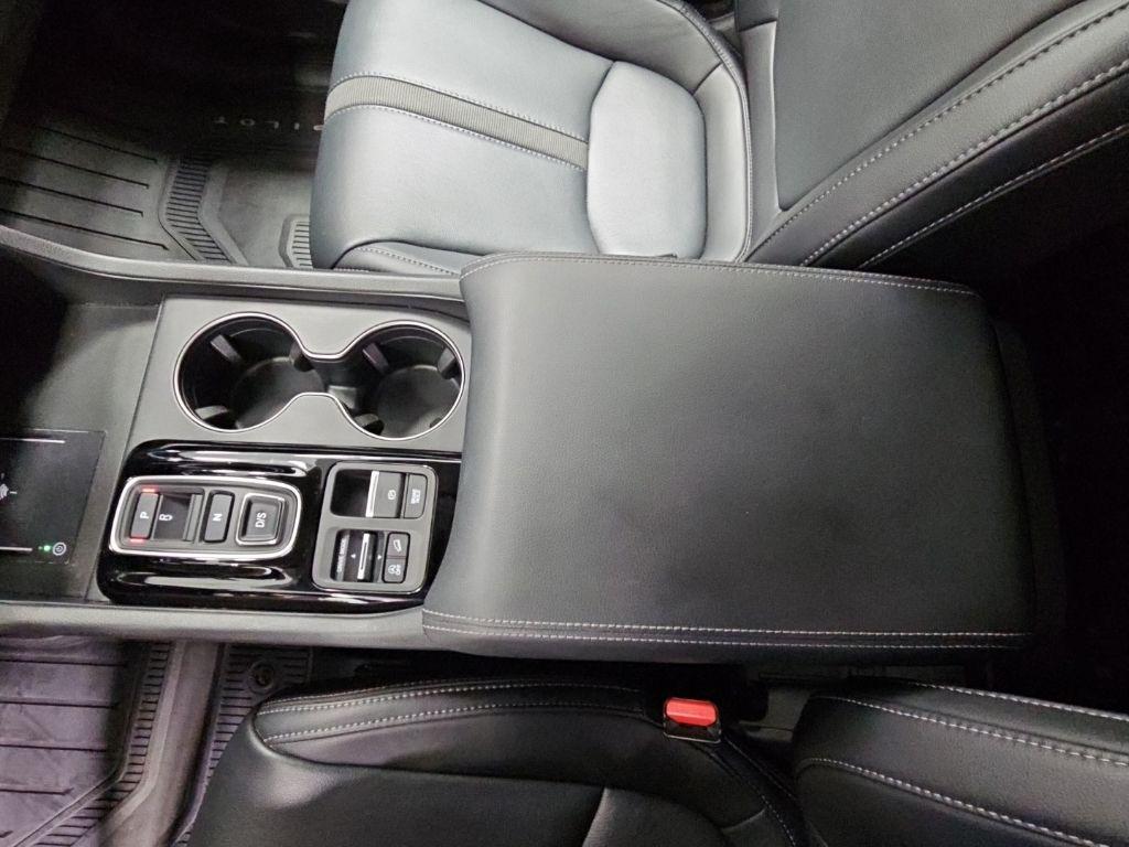 used 2024 Honda Pilot car, priced at $37,950