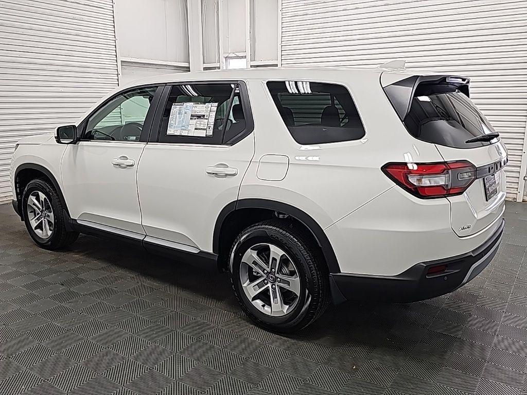 new 2025 Honda Pilot car, priced at $47,530