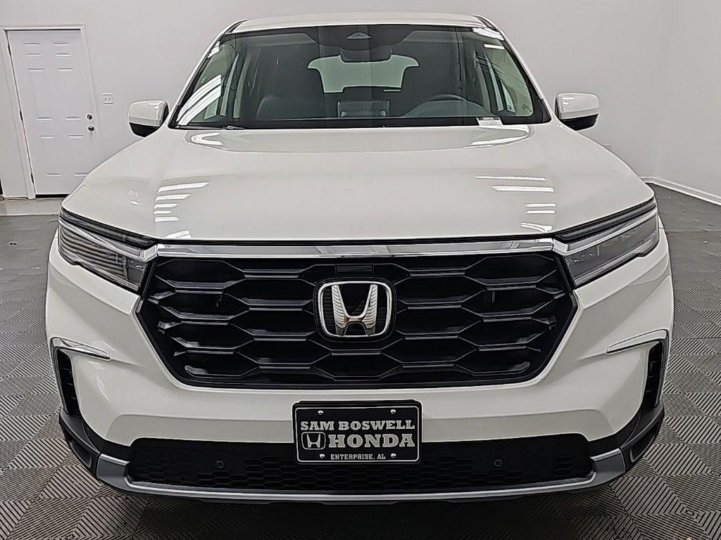 new 2025 Honda Pilot car, priced at $47,530