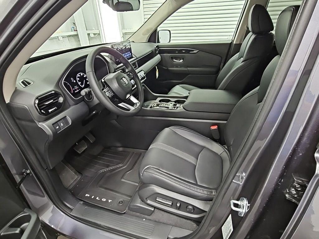 new 2025 Honda Pilot car, priced at $44,245