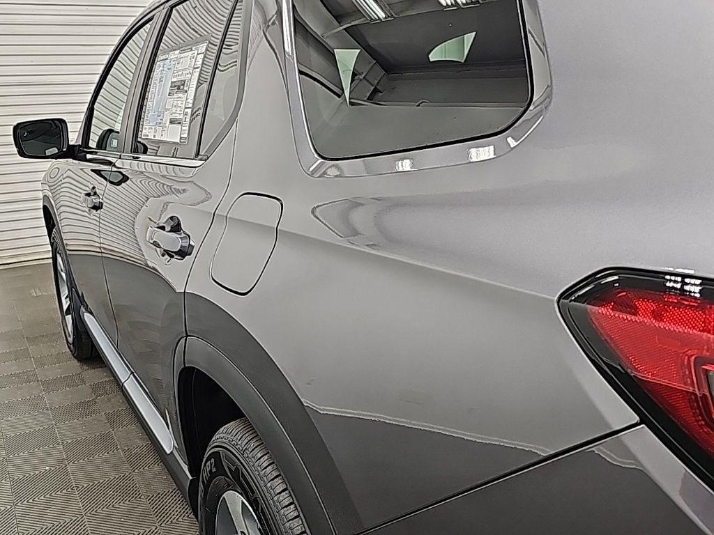 new 2025 Honda Pilot car, priced at $44,245