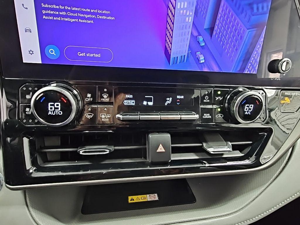 used 2023 Toyota Highlander car, priced at $34,500