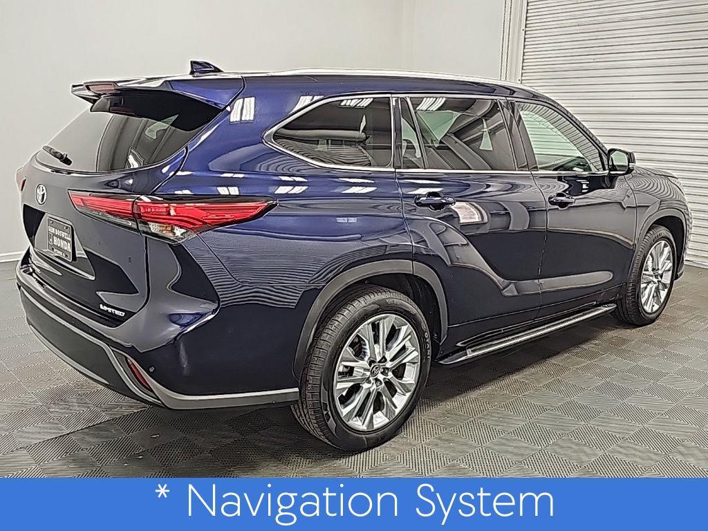 used 2023 Toyota Highlander car, priced at $34,500