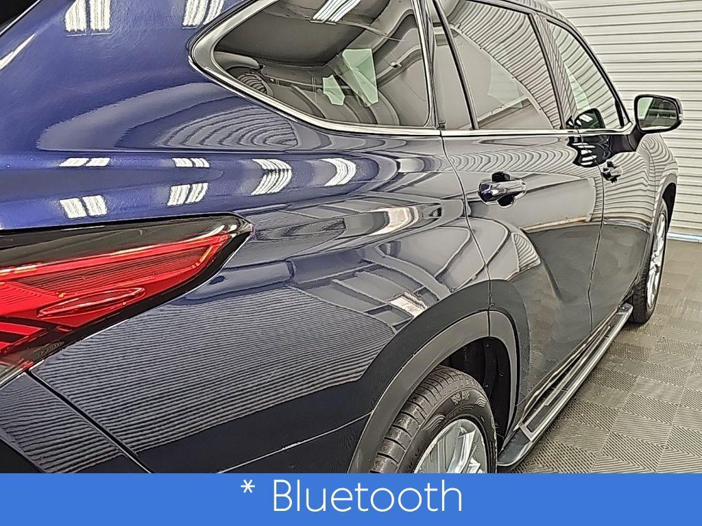 used 2023 Toyota Highlander car, priced at $34,500